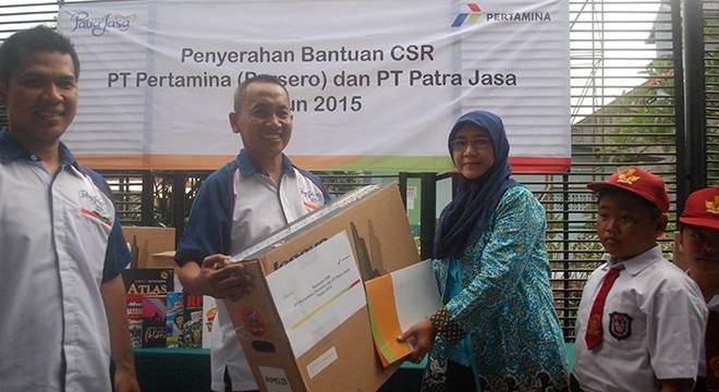 Penyerahan CSR Oleh PT. Pertamina dan PT. Patra Jasa Kepada Sekolah di Cirebon