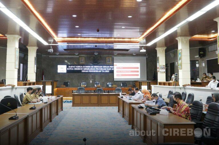 Rapat Bersama Disdik, Komisi III DPRD Kota Cirebon Dorong Efektivitas Penggunaan Anggaran