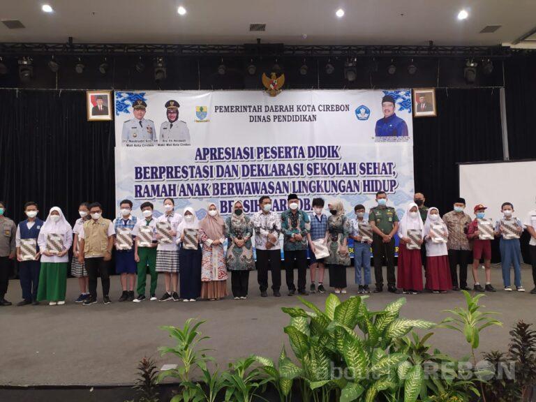 Disdik Kota Cirebon Berikan Apresiasi dan Deklarasi Program Sekolah di Taman Sehati