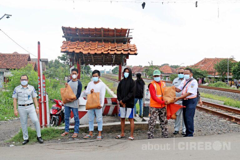 PT KAI Daop 3 Bersama PT Jasa Raharja Cirebon Gelar Kampanye Keselamatan di Perlintasan Sebidang