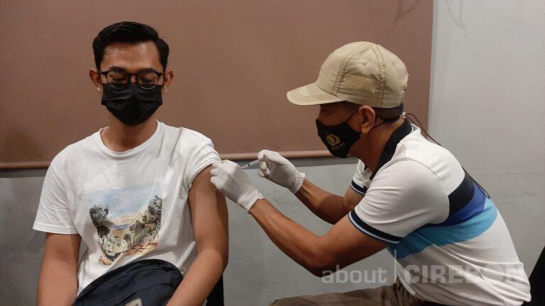 Kerja Sama dengan Kodim 0620/Cirebon, Aston Cirebon Jalani Vaksin Booster COVID-19