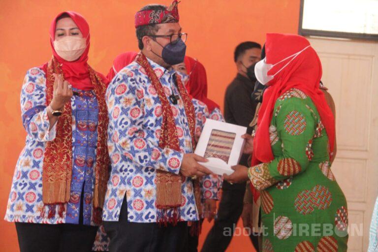 Bupati Cirebon : Angka Stunting di Masih Cukup Tinggi, Minta Semua Kader PPKBD Bantu Pemkab Cirebon