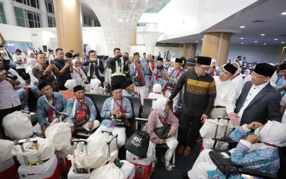 Kloter Pertama Asal Majalengka Berangkat Haji dari Bandara Kertajati