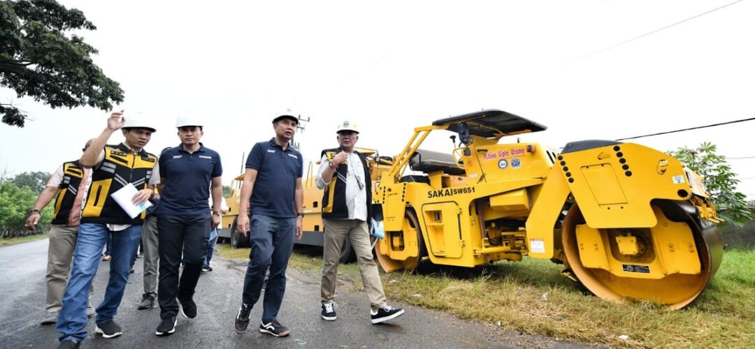 Pj Gubernur Jabar Cek Progres Perbaikan Jalan Tegalgubug – Arjawinangun