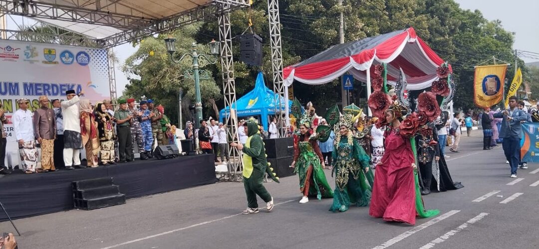 Pawai Kurikulum Merdeka Meriahkan Peringatan Hardiknas Tahun 2024 Tingkat Kota Cirebon